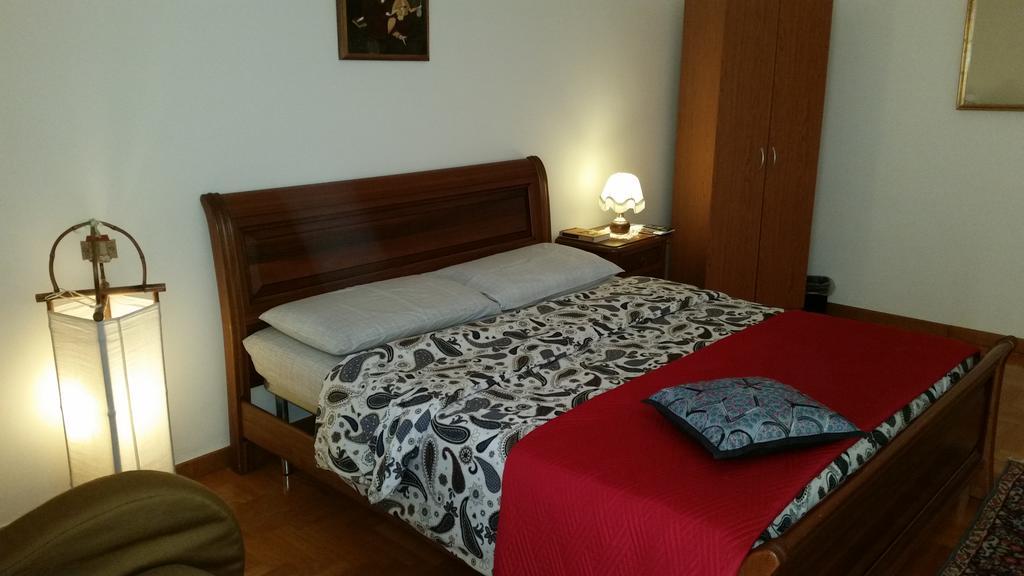 Lian Room B&B Касерта Стая снимка
